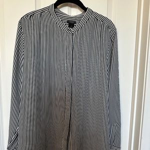 Ann Taylor Black/white blouse